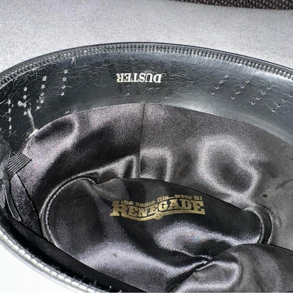 Renegade duster in light gray. 3X Fur blend. 21.5” inner circumference. EUC - Picture 7 of 8